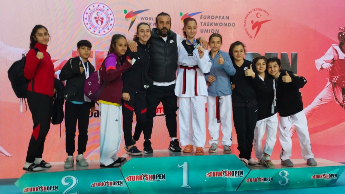  Taekwondo Turnuvası’nda Hayriye Sultan Demirden Uluslararası Başarı